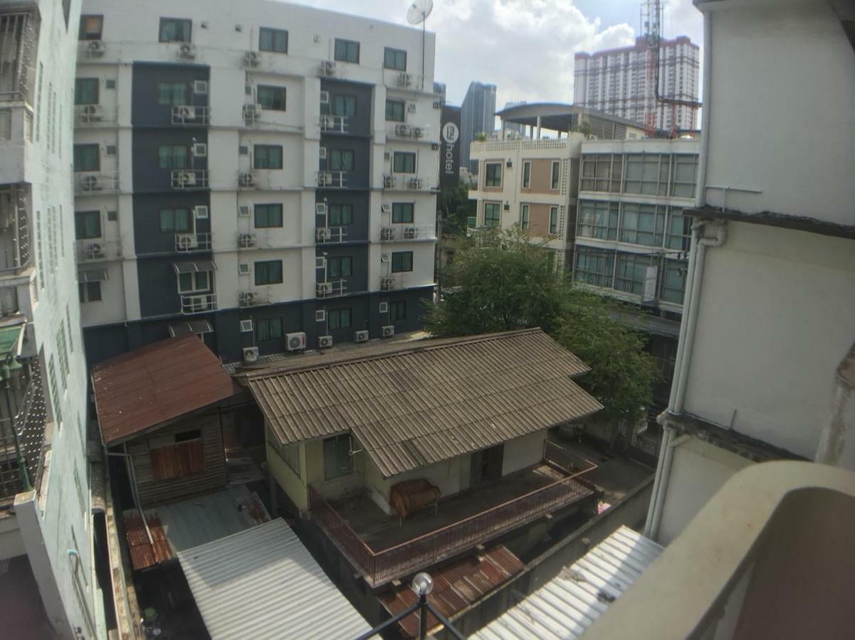 Beebedz Vandrarhem Bangkok Exteriör bild